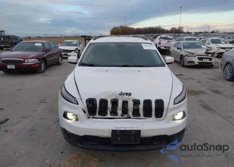 2018 Jeep Cherokee Latitude 4X4 z USA, uszkodzony, nr VIN 1C4PJMCB1JD526079